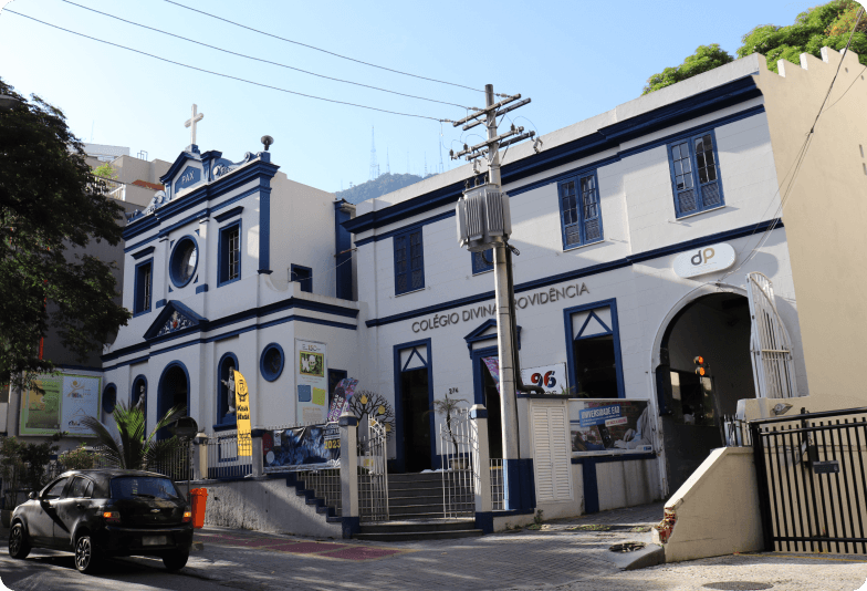 Igreja pelo lado de fora